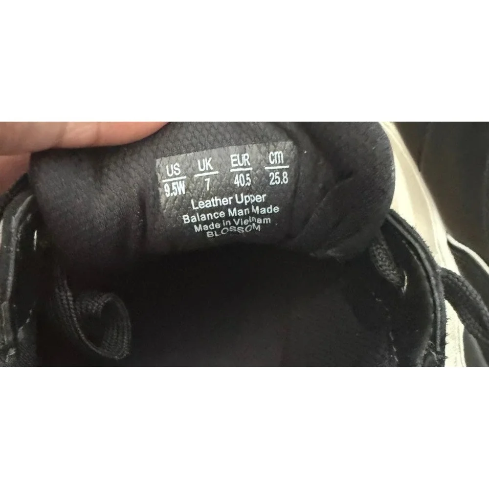 Naturalizer Blossom Size 9.5W Black Leather Silver Accent Wide‎ Sneakers  NWB